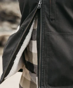 New Finisterre Men's Berings Vest Raven