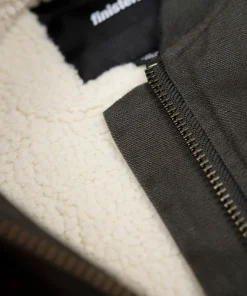 New Finisterre Men's Berings Vest Raven