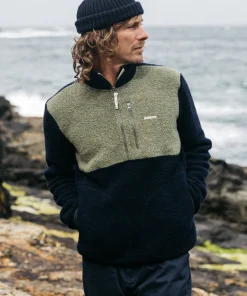 Shop Finisterre Men's Hegen 1/4 Zip Wool Fleece WillowGreen/Navy
