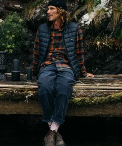 Online Finisterre Men's Nimbus Insulated Vest Black