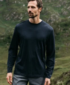New Finisterre Men's Seeker Merino Long Sleeve T-Shirt Navy