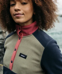 Cheap Finisterre Women's Axiom 1/4 Snap Fleece Navy/Rouge/WillowGreen