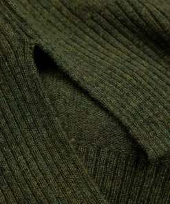 Store Finisterre Women's Cavan Ribbed Knit Sweater Olive