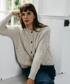 Hot Finisterre Women's Ennis Cable Knit Cardigan Oatmeal