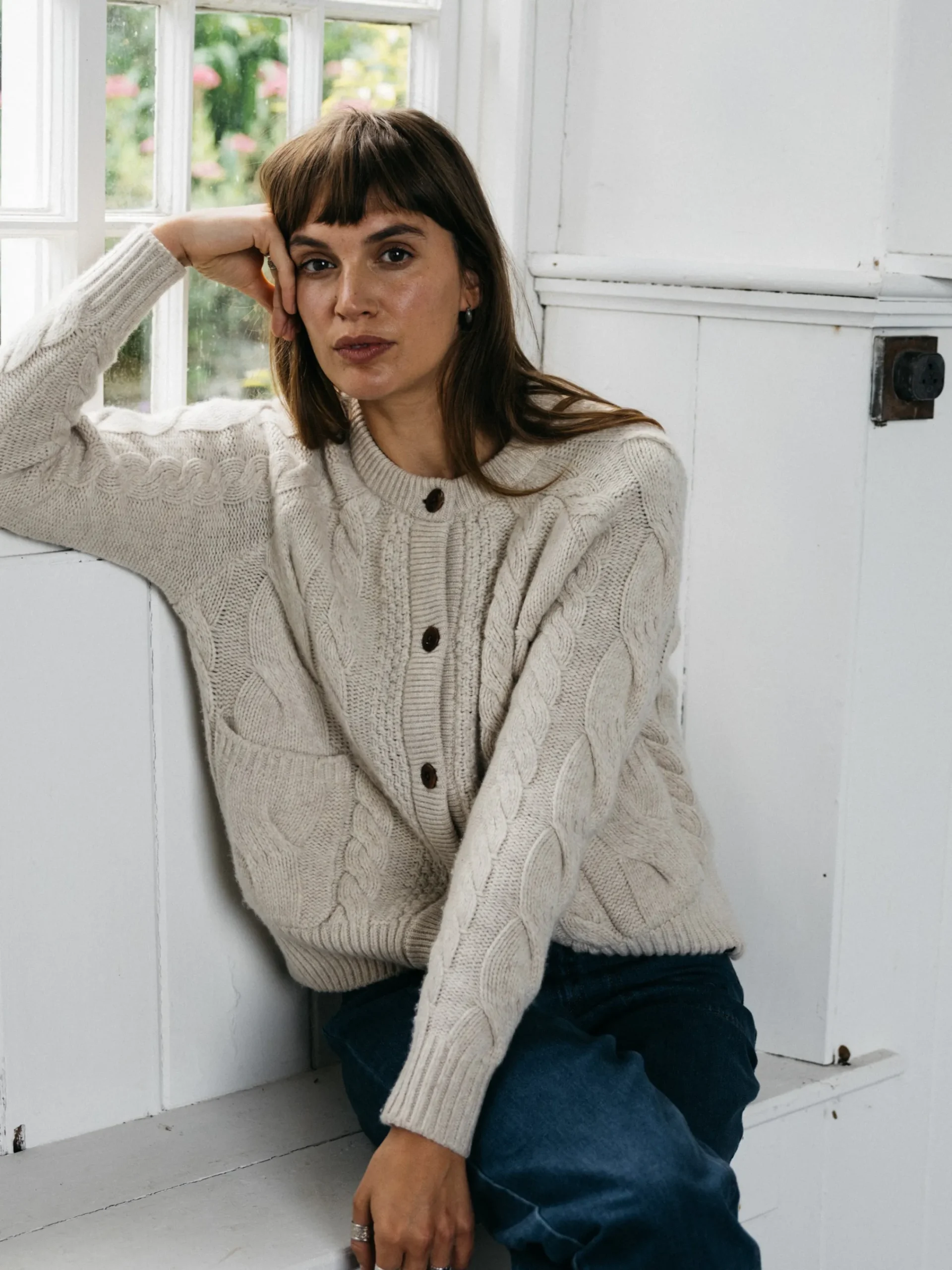 Hot Finisterre Women's Ennis Cable Knit Cardigan Oatmeal