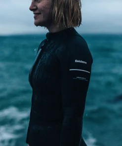 Outlet Finisterre Women's Nieuwland 2mm Yulex® Long Sleeve Top Black