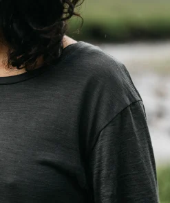 Sale Finisterre Women's Seeker Merino Scoop Neck T-Shirt RavenBlack