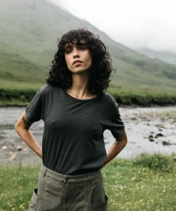 Sale Finisterre Women's Seeker Merino Scoop Neck T-Shirt RavenBlack