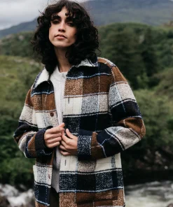 Store Finisterre Women's Stowe Blanket Jacket EcruMultiCheck