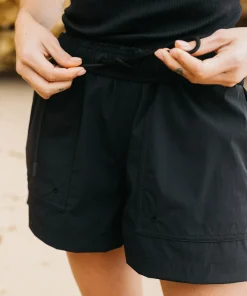Outlet Finisterre Women's Walker Hybrid Shorts Black